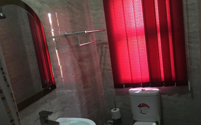 Momak 4 Hotel & Suites