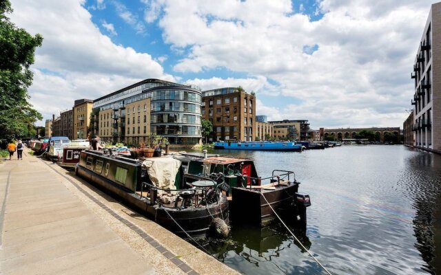 Contemporary by Regents Canal