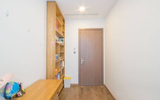 Spacious Modern 4-bed 140sqm Vinhomes Apartment