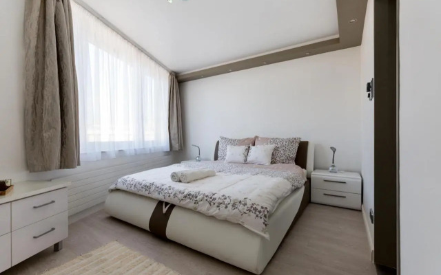 Panorama Dream Home w 3BDR, A/C, Garage & Jacuzzi
