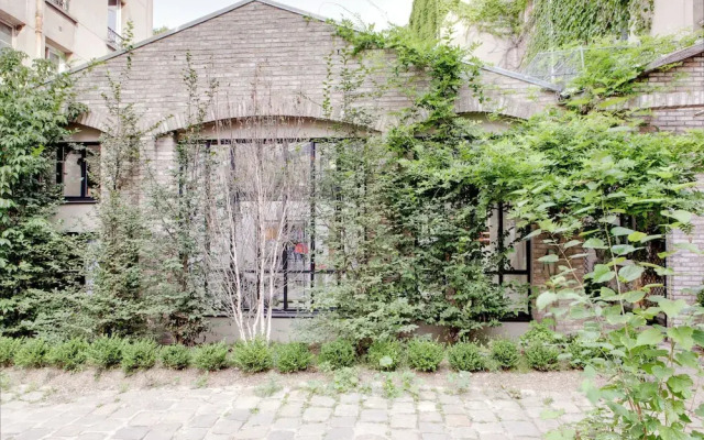 Paris Green House Residence