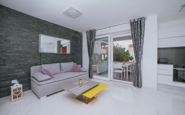 Apartment Relax with Jacuzzi & Garden