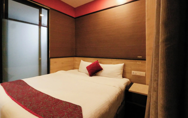 Golden Roof Hotel Seri Iskandar