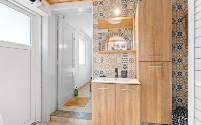 Spacious Seafront Apartment