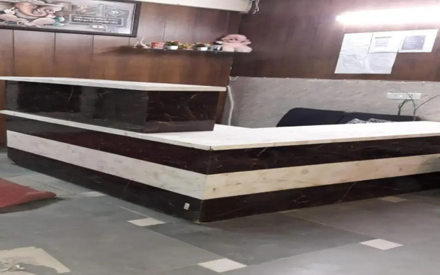 OYO 82741 Mohan Garden Stays