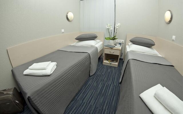 Comfort Hotel Air Express Sheremetievo (FREE ZONE)