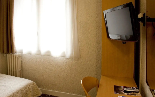 Ours Blanc - Place Victor Hugo