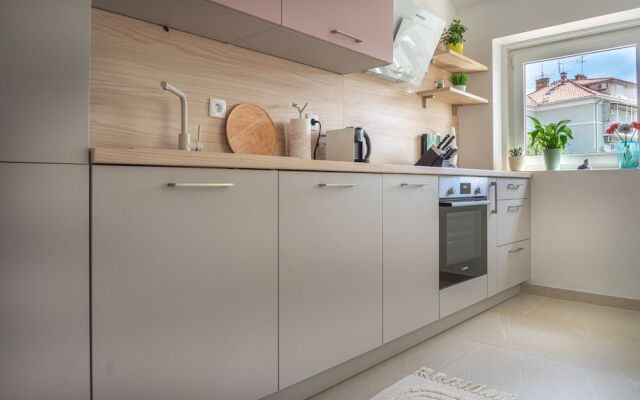 Cool Attic apt w Gallery, in the Heart of Split