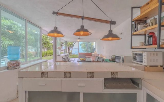 Lakeside Retreat Spacious Family Villa