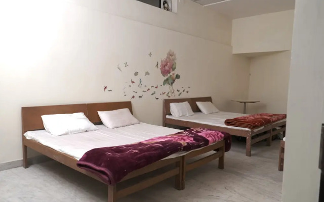 Capital O 87040 Hotel Kesar