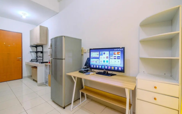 Best Homey and Minimalist Studio at Dave Apartment