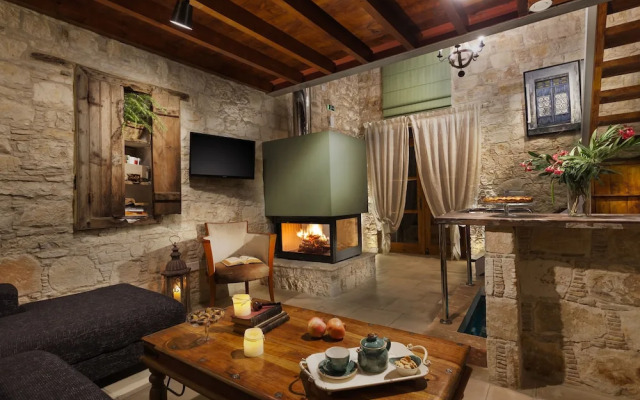 Oinoessa Traditional Boutique Houses
