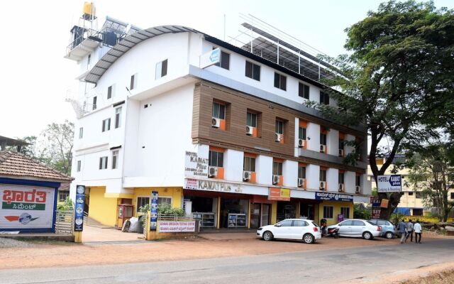 Hotel Kamat Plus