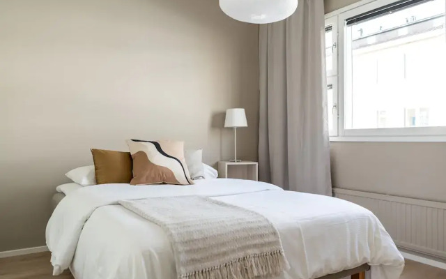 Fully renovated 3br apartment with sauna