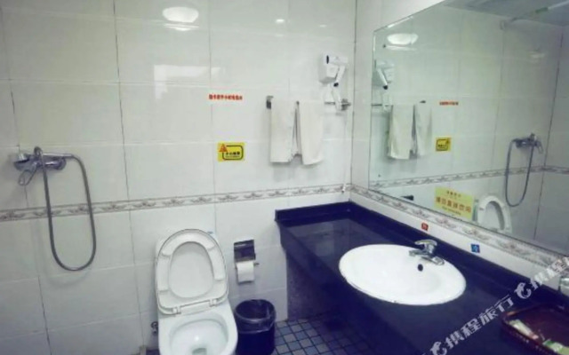Yazhi Hotel (Wanmi Beach Resort)