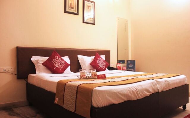 OYO 1875 Hotel Blooms 2