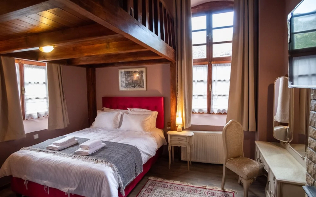 Old School Hotel