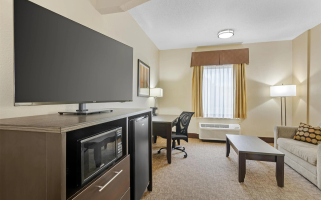 Best Western Teal Lake Inn