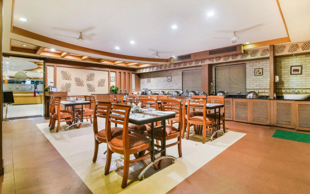 Super OYO Capital O 37664 Hotel Grand Plaza