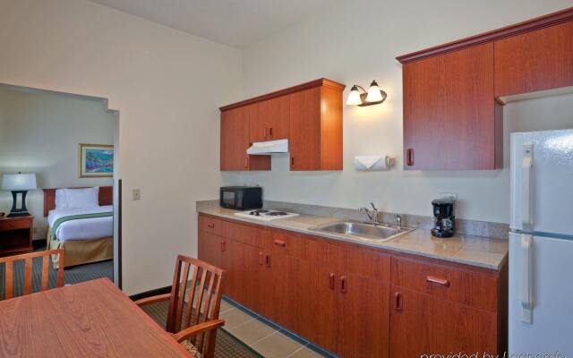 Holiday Inn Express & Suites Ashland by IHG