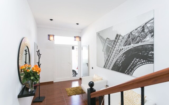 Live Las Aguas House