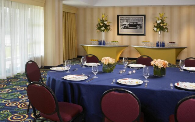 Courtyard By Marriott Detroit Downtown