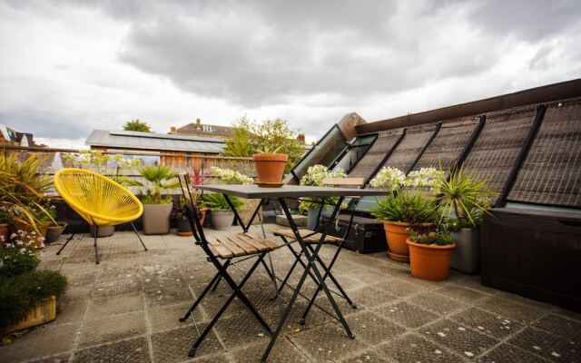 2 Bedroom Home in Hackney With Roof Terrace