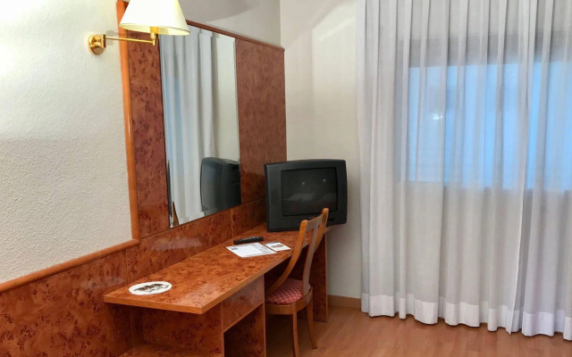 AP Hotel and Parking