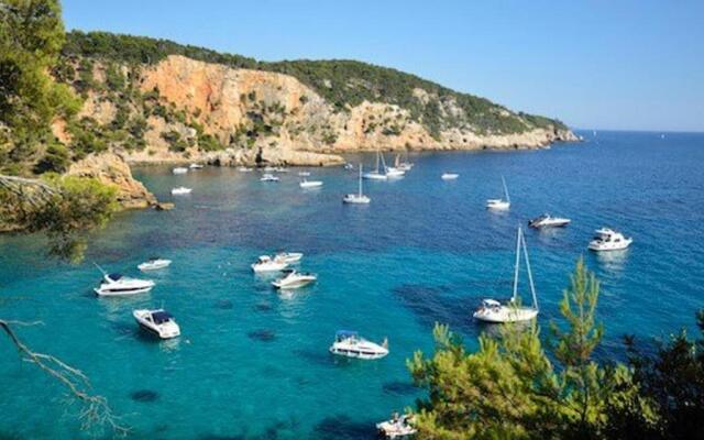 Appartement Six-Fours-les-Plages, 3 pièces, 5 personnes - FR-1-316-205