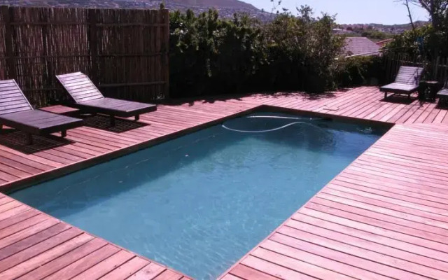 Clovelly Lodge Guest Apartments