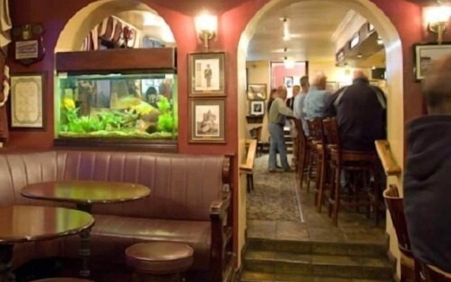 Breffni Arms Hotel