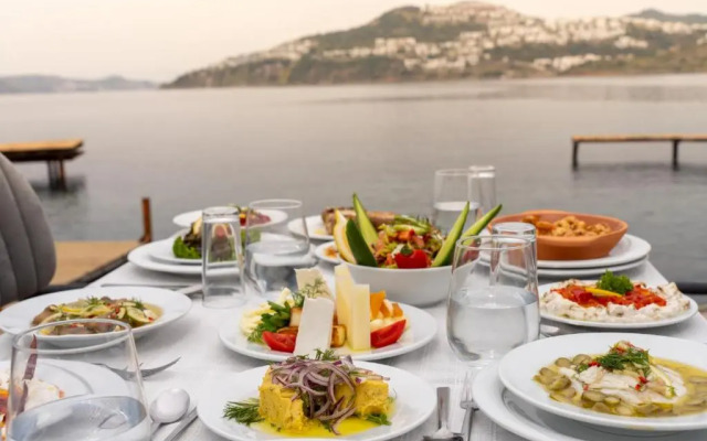 Sude Beach Resort Hotel