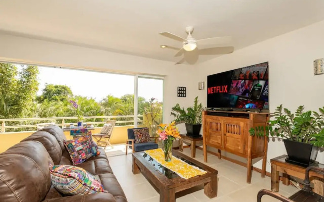 Sleeps 6 Views Beach 1 Block