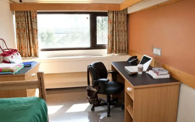 Backpacker College at University of Toronto - New College Residence - Willson Hall