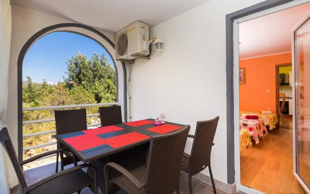 A5 - Modern apt With Terrace, 3 min Walk to Beach