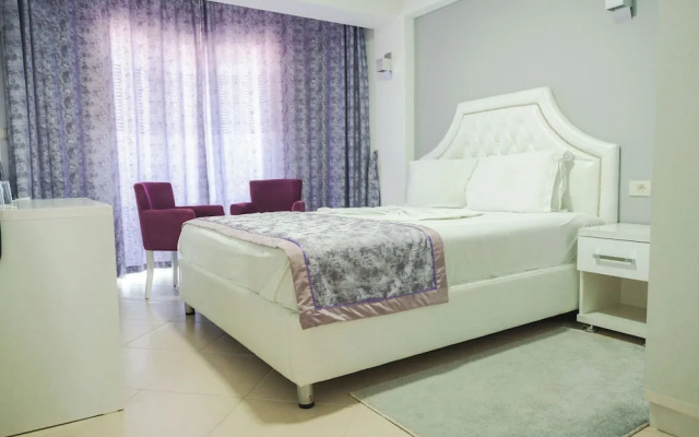 EMERALD Hotel