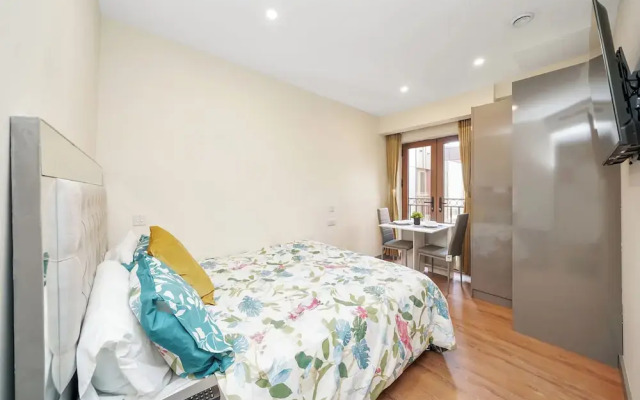 Hotel Apartment in Ilford