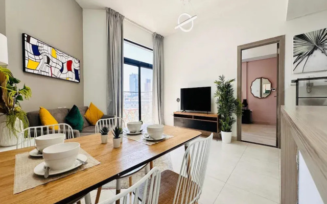 OYO HOME 1366 Standard One Bedroom Jvc
