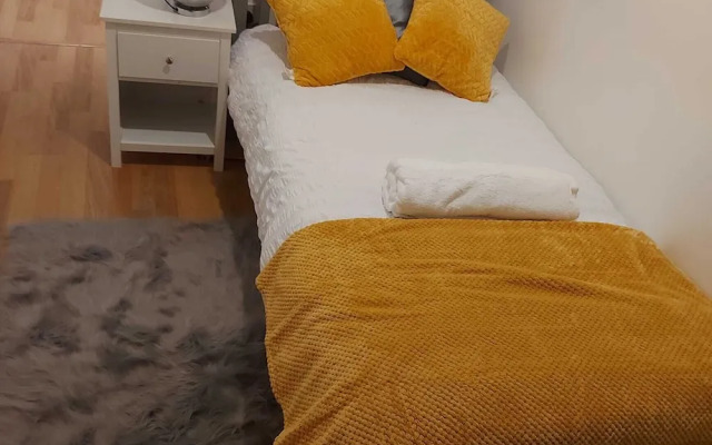 Lovely 2-bed Apartment in Milton Keynes