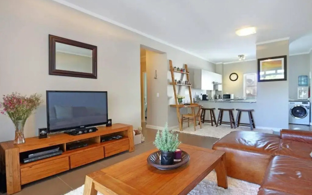 Penguin Haven . Luxury 2 bedroom, Boulders Beach.