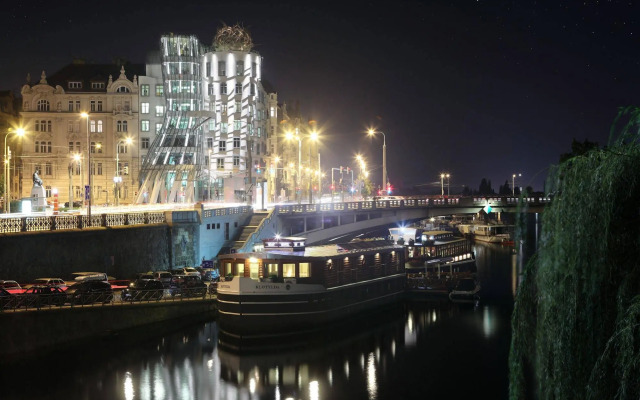 Boat Hotel Matylda