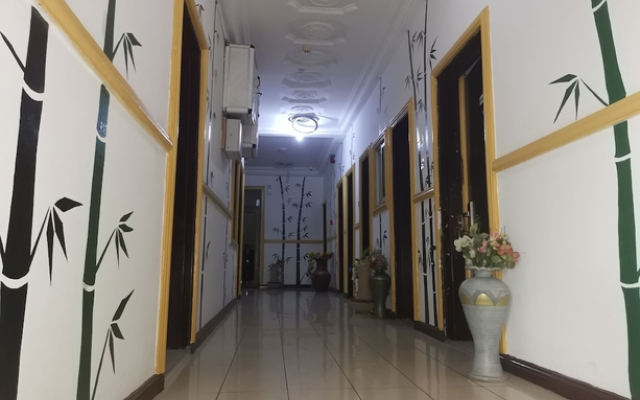Airport Side Hotel