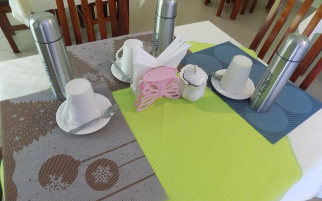 Deluxe Hotel - Ishaka