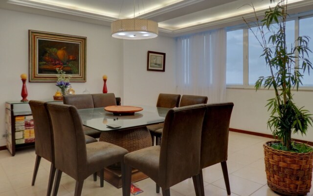 LinkHouse Wonderful Beachfront 4-BDR C11-008