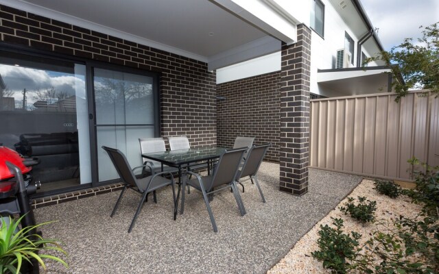 Two Ten Luxury CBD Accommodation