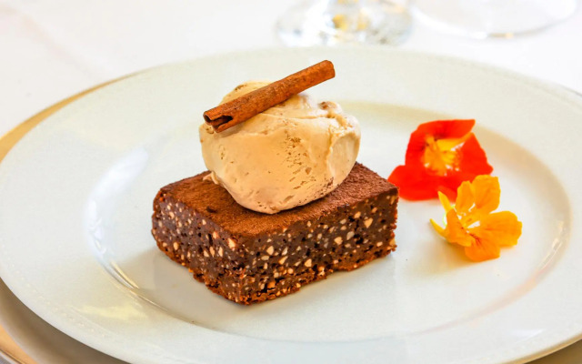 Estanplaza International