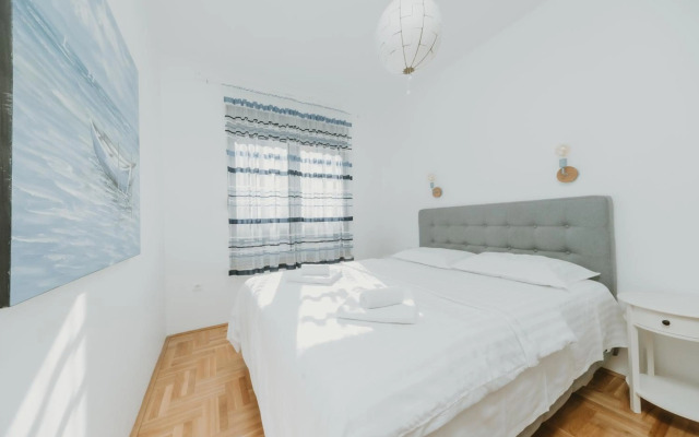 Spacious Modern New 48 m2 flat + free parking