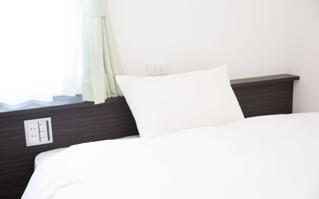 Universal Hotel Reborn