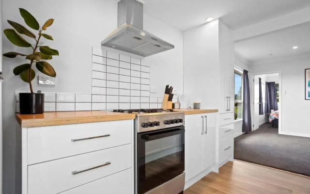 Coastal Breeze - Waihi Holiday Home