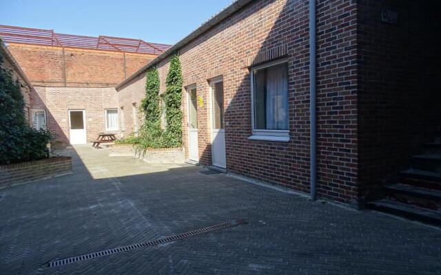 Room in Apartment - Condo Gardens Leuven - Budget Studio Twin